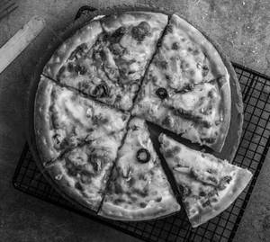 Paneer Tikka Pizza