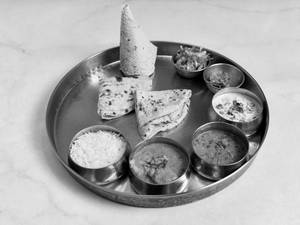 Packed Punjabi Thali Premium
