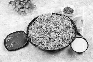 Mix Chilly Garlic Noodles (Chicken & Pork)