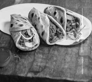 Egg Chicken Keema  Roll
