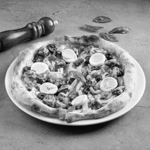 Pesto Chicken & Egg Pizza