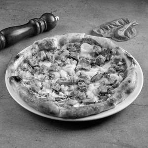 Spicy Harissa Chicken Pizza