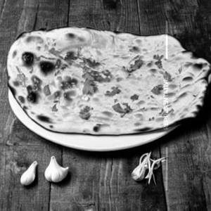 Chilli Garlic Cheese Naan