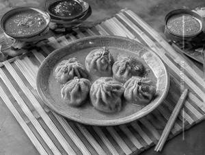 Chicken Makhani Momos