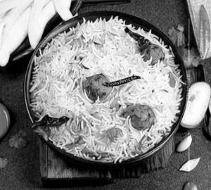 Veg Biryani with Raita 