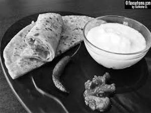 Aalu Paratha 2 With Curd