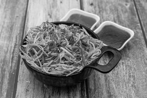 Schezwan Veg Noodles