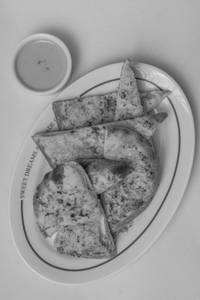 Garlic Bread With Cheese Sauce