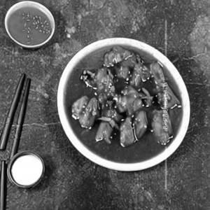 Sliced Chicken In Honey Chilli Gravy