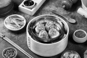 CHICKEN WONTON IN SICHUAN CHILLI OIL (4 pcs)