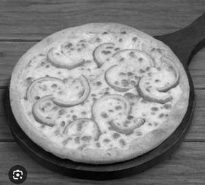 Onion and cheese pizza