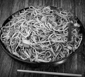 Veg hakka noodles