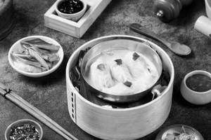 NAHMJIM VEGETABLE DUMPLING (4 pcs)