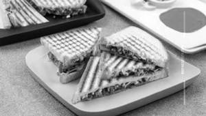 Paneer Chilli Sandwich