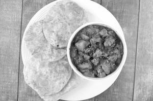 Poori Bhaji ( 5 Poori + Sabji)