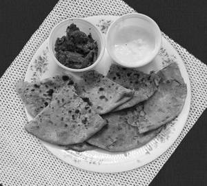Mix Paratha [2 pieces] [with dahi]