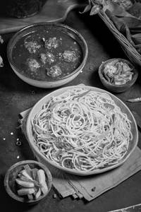 Hakka Noodle + Manchurian Gravy