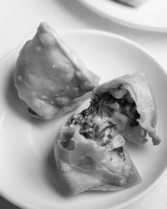 Cheese Corn Palak Samosa (2 Pcs)