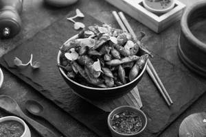 CHILLI TOSSED EDAMAME