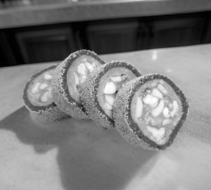 Kaju Anjeer Roll