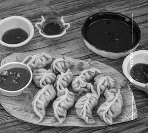 Veg fried momo