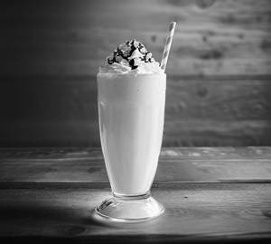Banana Breeze Milkshake [350 ml]