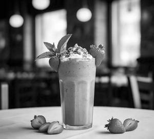 Berry Burst Milkshake (350 Ml)