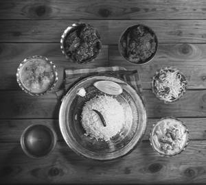 Chicken kosha mini thali serves 1