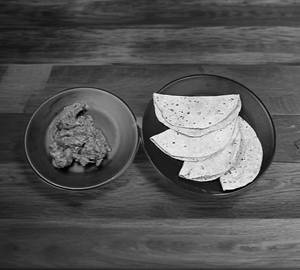 4 roti with chicken kasha [1 pieces]