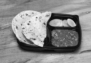3 Naan With Paneer Butter Masala