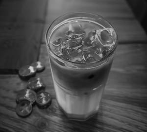 Iced latte (creamy latte on the rock)