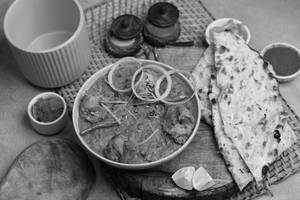 Chicken Tikka Masala Gravy [Half ] + Butter Naan