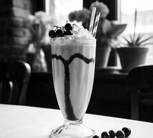 Blackcurrant Burst Milkshake [350 Ml]