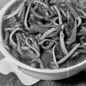 Veg Mushroom Chowmein Gravy