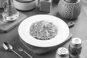 Spaghetti Pasta In Pink Herb Sauce