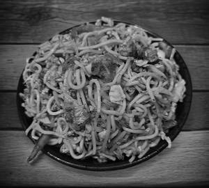 Chilli Burnt Garlic Noodles Chicken