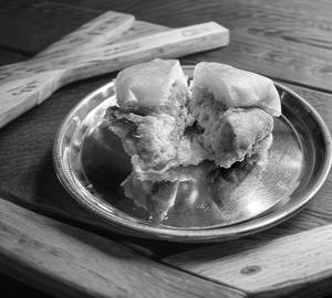 Corn Cheese Wadapav