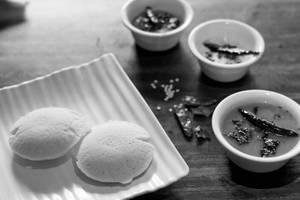 Idli Sambar With Chutney