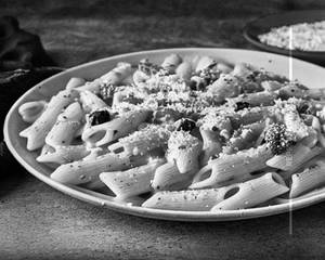 Mix sauce pasta                                              