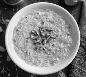 Meethi Doodh Seviyan ( Sweet Milk Vermicelli ) (500 ML ).