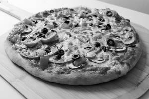 Veggie supreme pizza