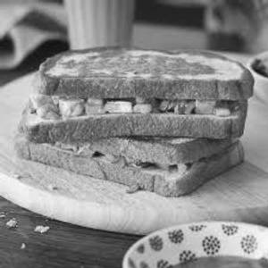 Lababdar Cheese Paneer With Chilli Garlic Grilled Sandwich [Jumbo]