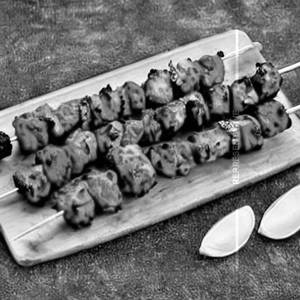 Chicken Tikka Hot Garlic Sauce