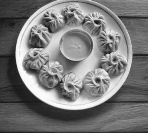 Veg momo [8 pieces]