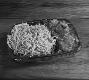 Chilli Paneer With Veg Noodles