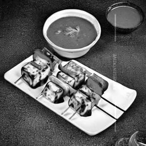 Paneer Tikka Hot Garlic Sauce