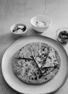 Paneer Paratha [With Gravy]
