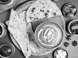 Dal Makhani Plus 2 Tandoori Whole Wheat Roti