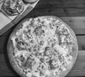 Paneer Makhani Pizza