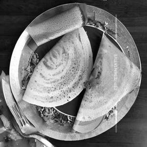 Paneer butter masala dosa